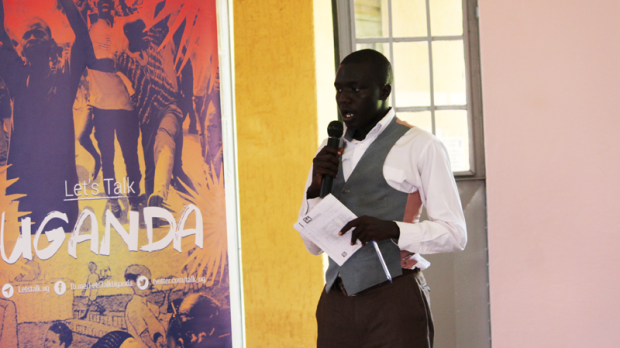A man participates in a 'Let's Talk, Uganda' dialogue in Gulu on 3 September 2016. Claire Kahunde/Justice and Reconciliation Project.